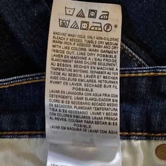 Levi's Slight Curve Classic Bootcut Jeans - Picture 6 of 6